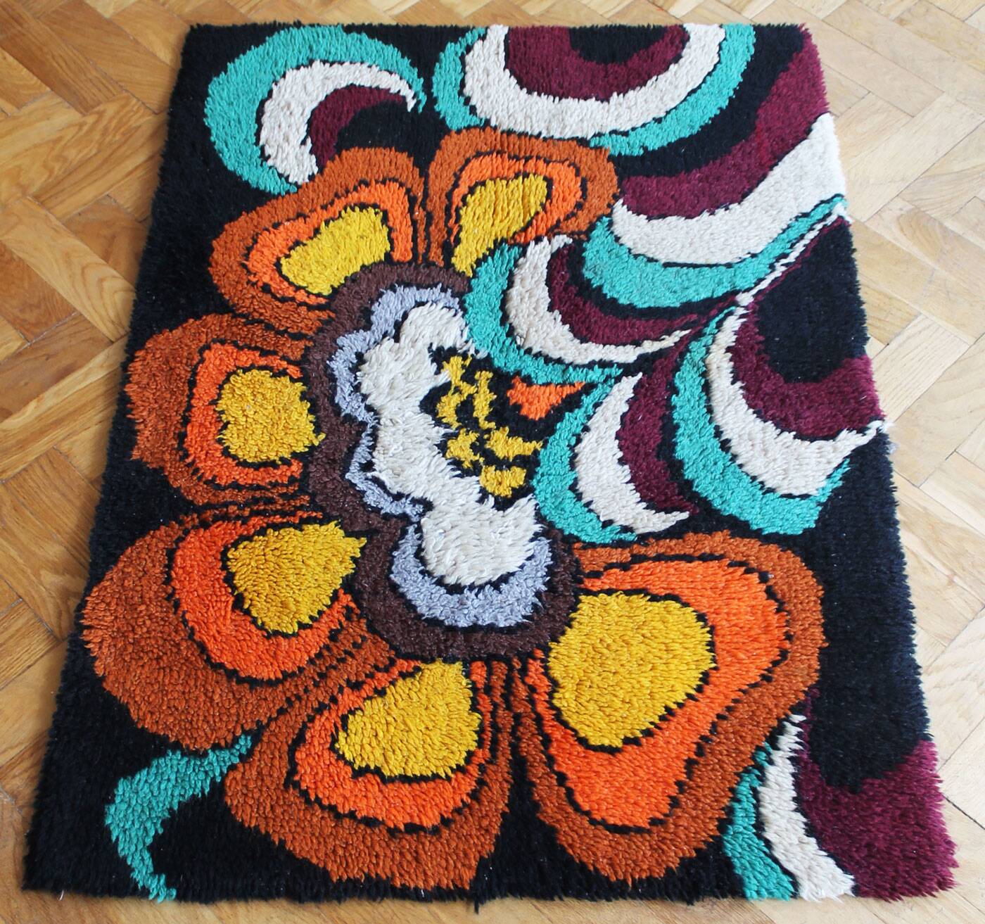 1970s German Wool Rug with Pop-Art Floral Pattern