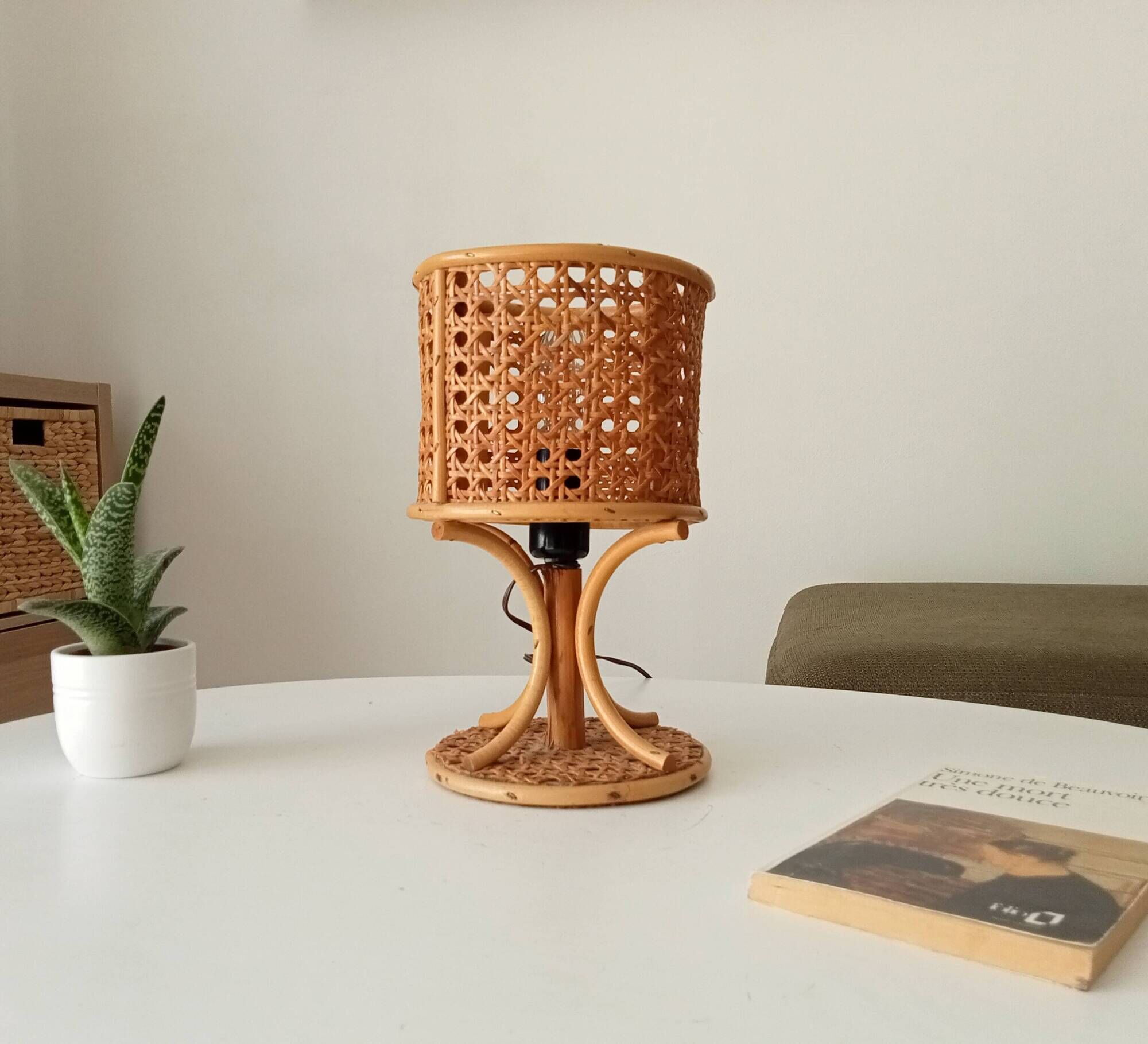 Vintage table lamp in organic style, French Riviera, rattan and caning.
