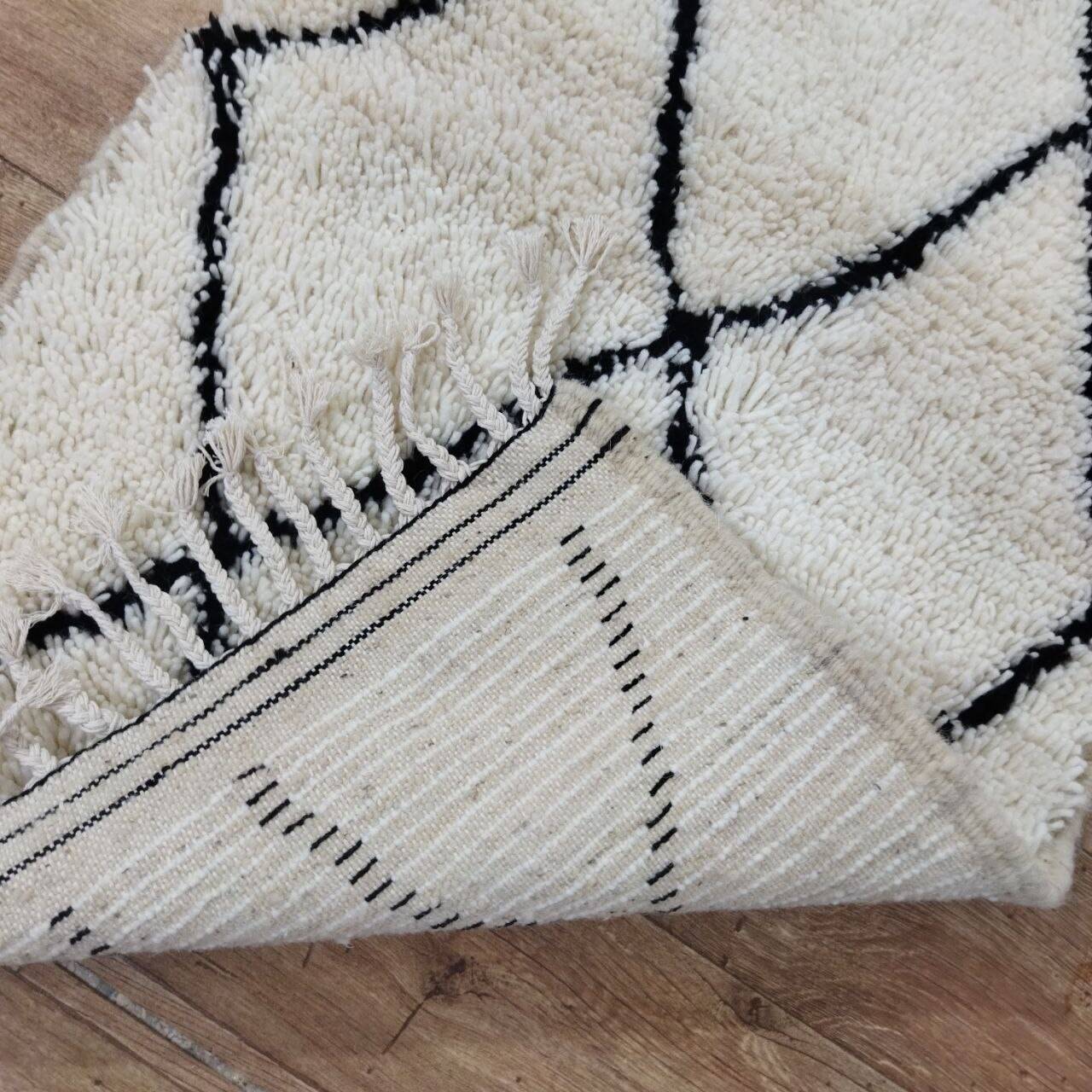 Azilal Berber rug in handmade wool 123 X 68 CM