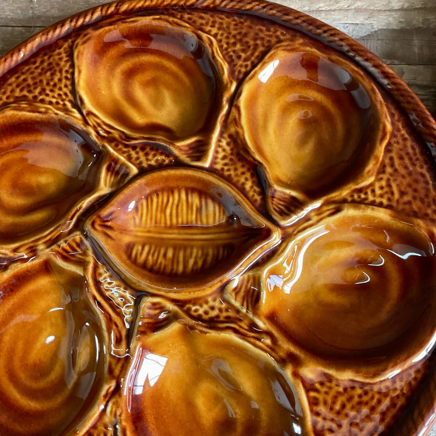 2 St Clément France oyster plates