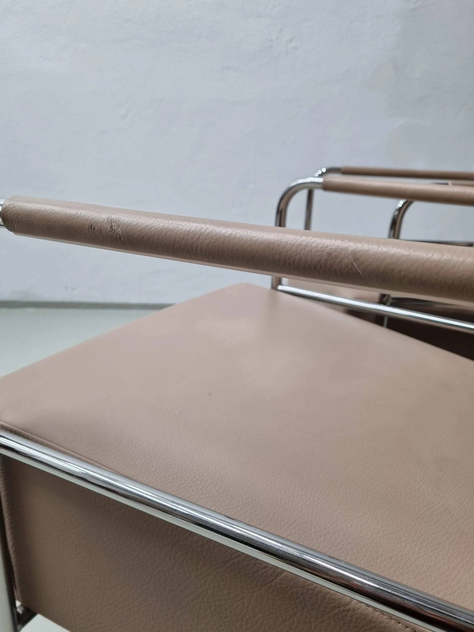 2 vintage nude leather "Cinema" easy chairs by Gunilla Allard for Lammhults | 1990s