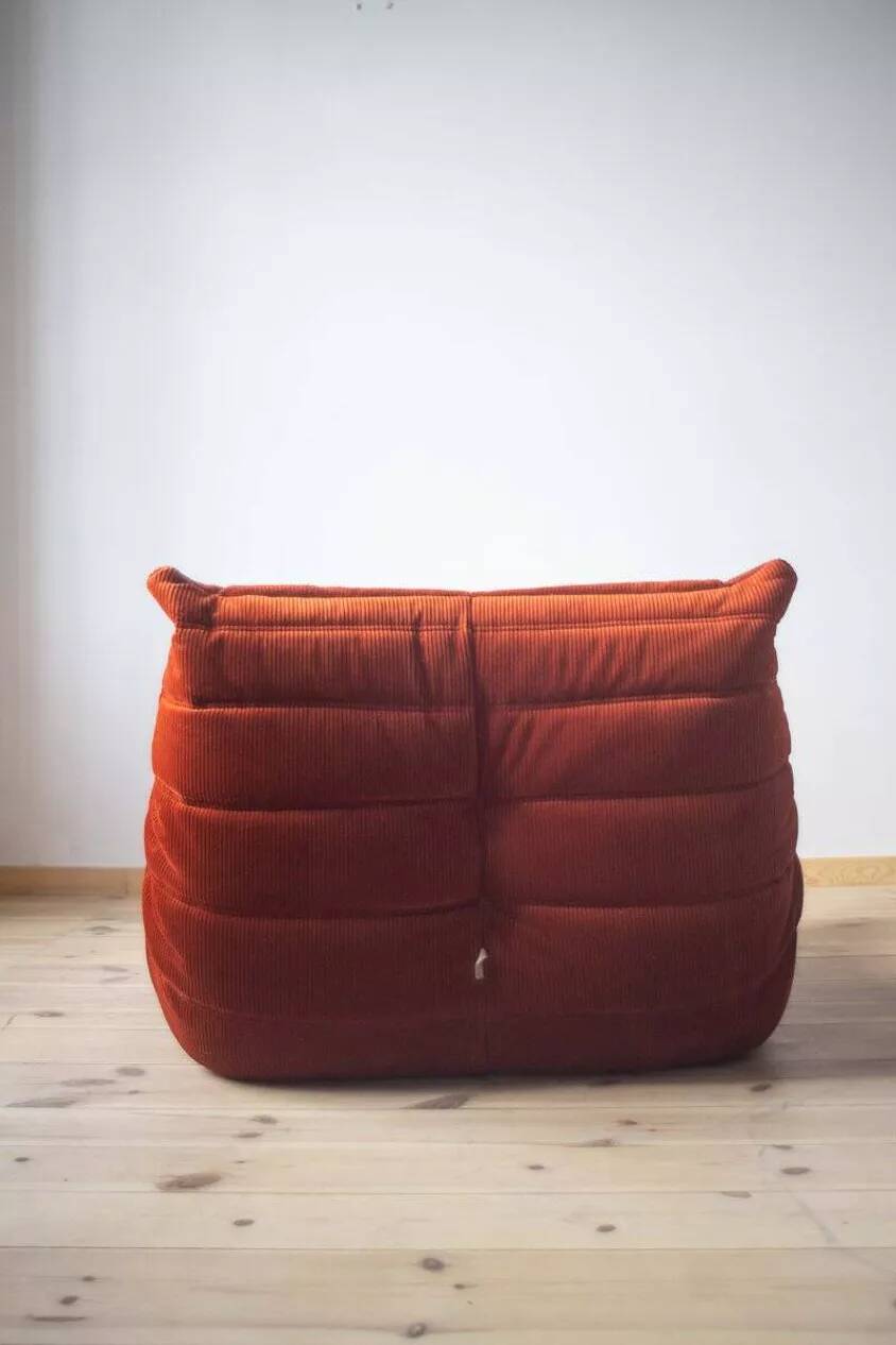 Fauteuils et poufs Togo par Michel Ducaroy pour Ligne Roset, 1973
