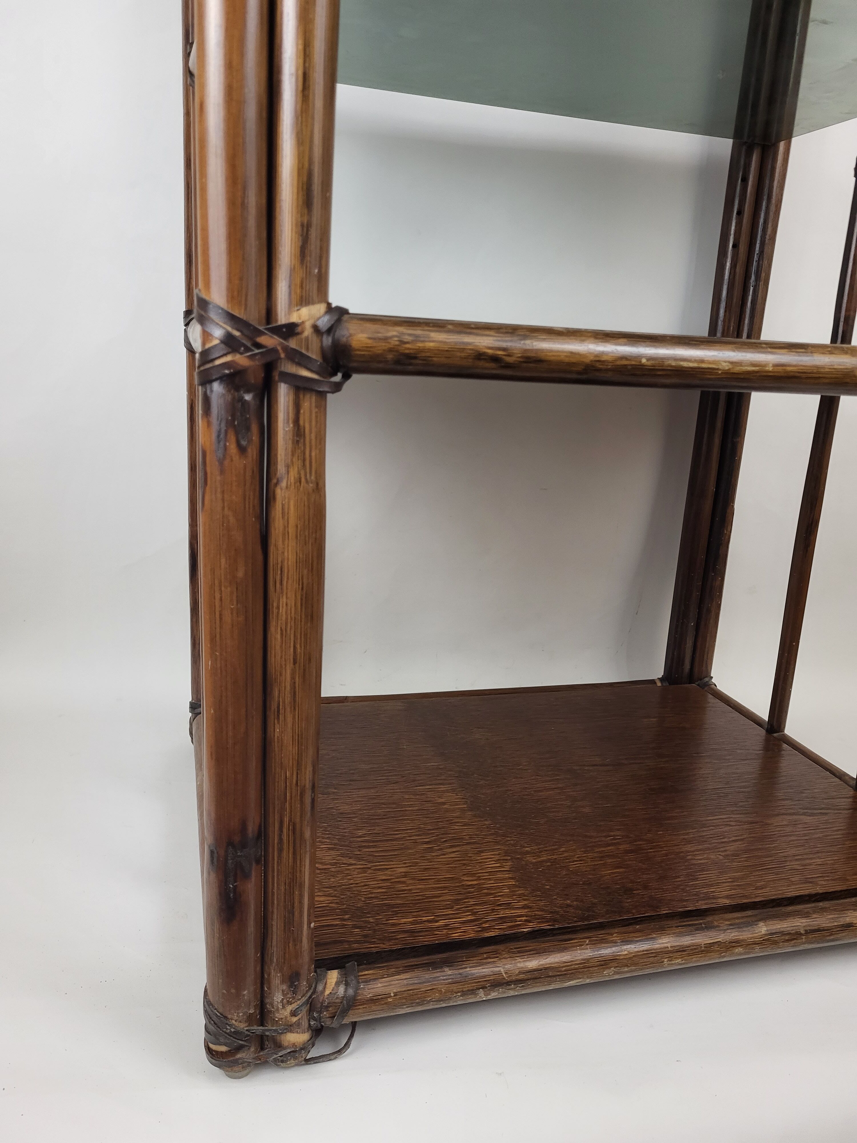 Bamboo Shelf / Smoked glass on foot 70s