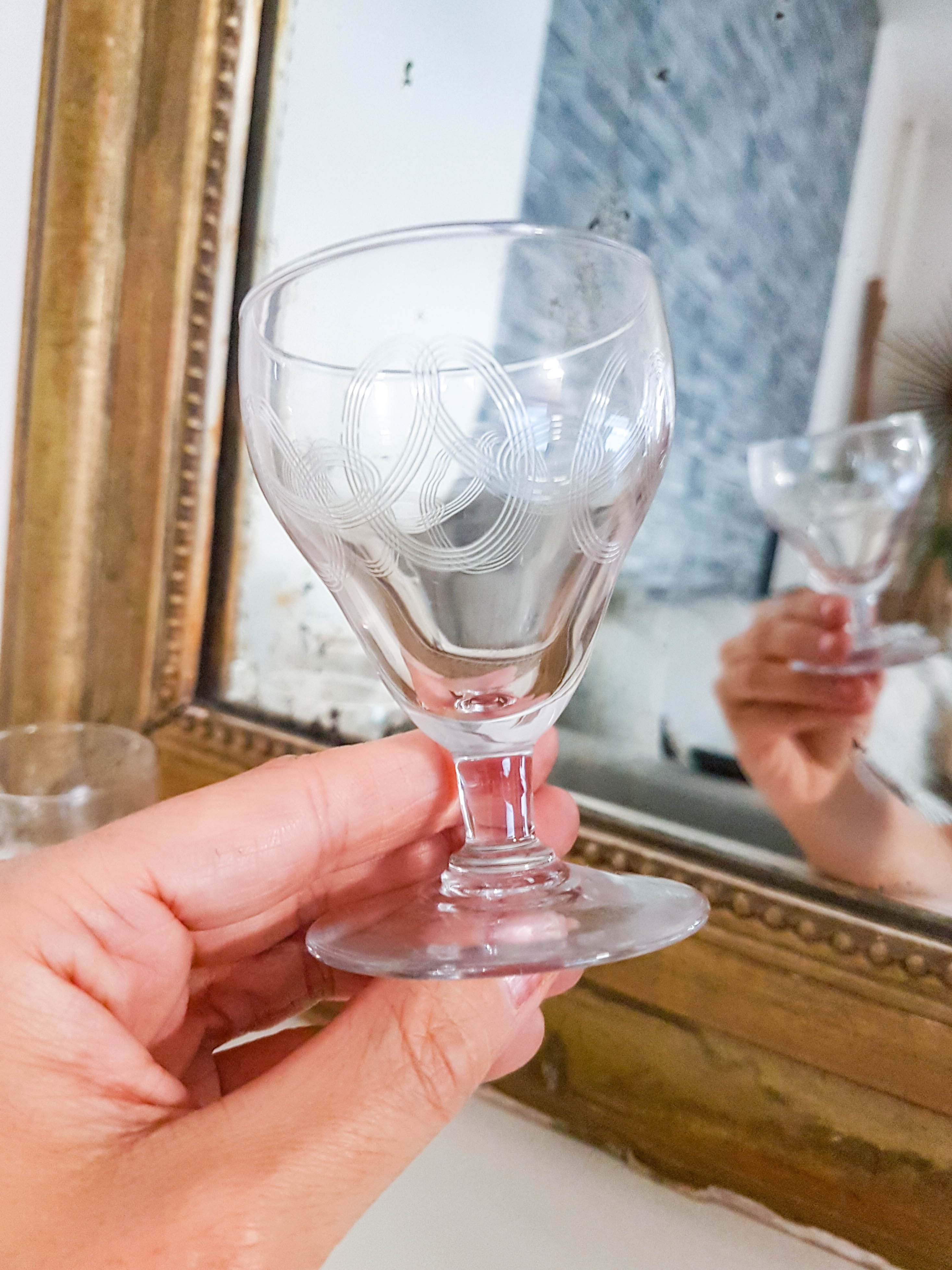 Set of 6 engraved crystal port or liqueur glasses