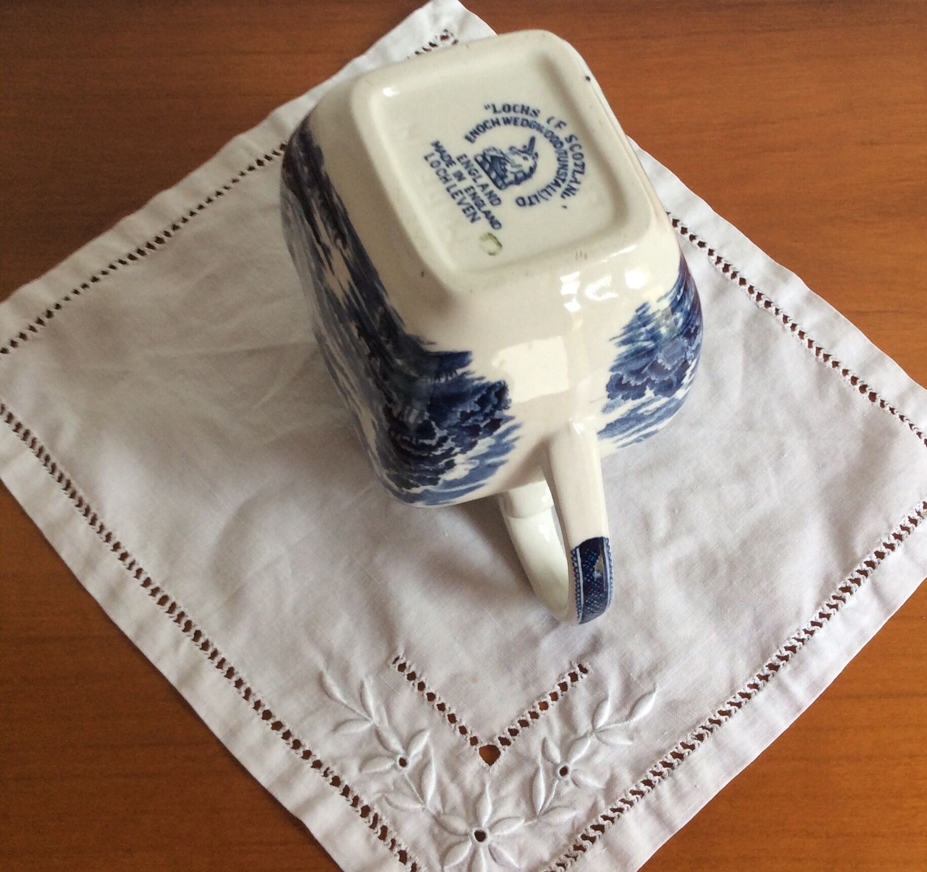 Crémier Lochs of Scotland - Made in England - loch Leven - décors bleu