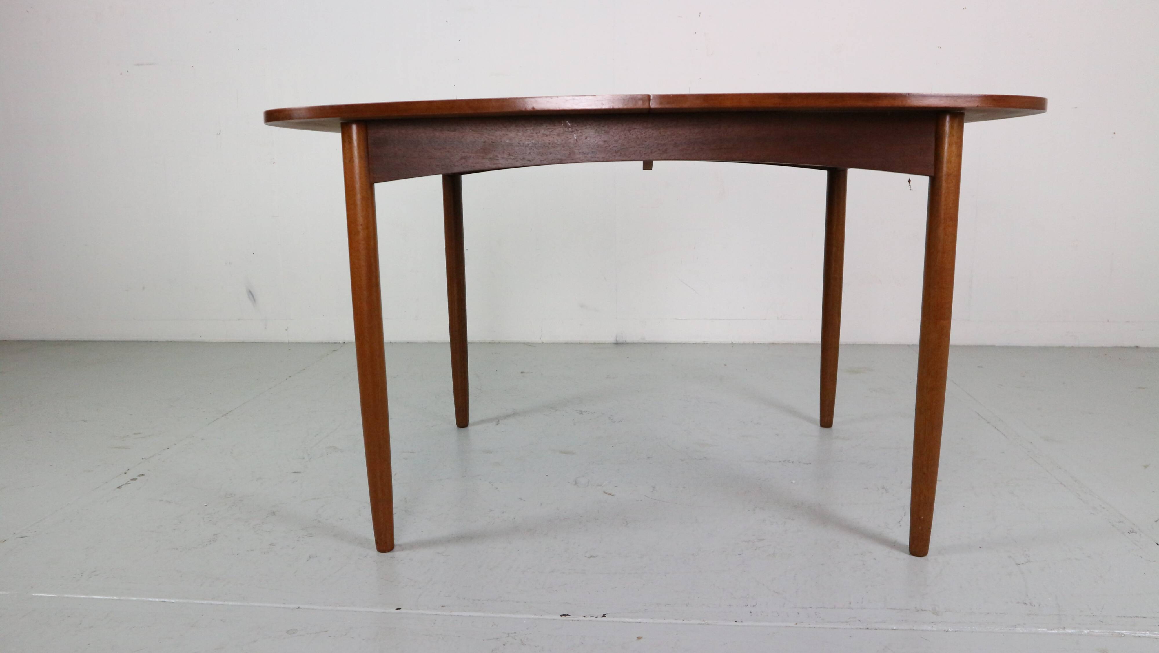 Mid- Century Modern Teak OvalExtendable Dinning Table By G Plan, 1960's