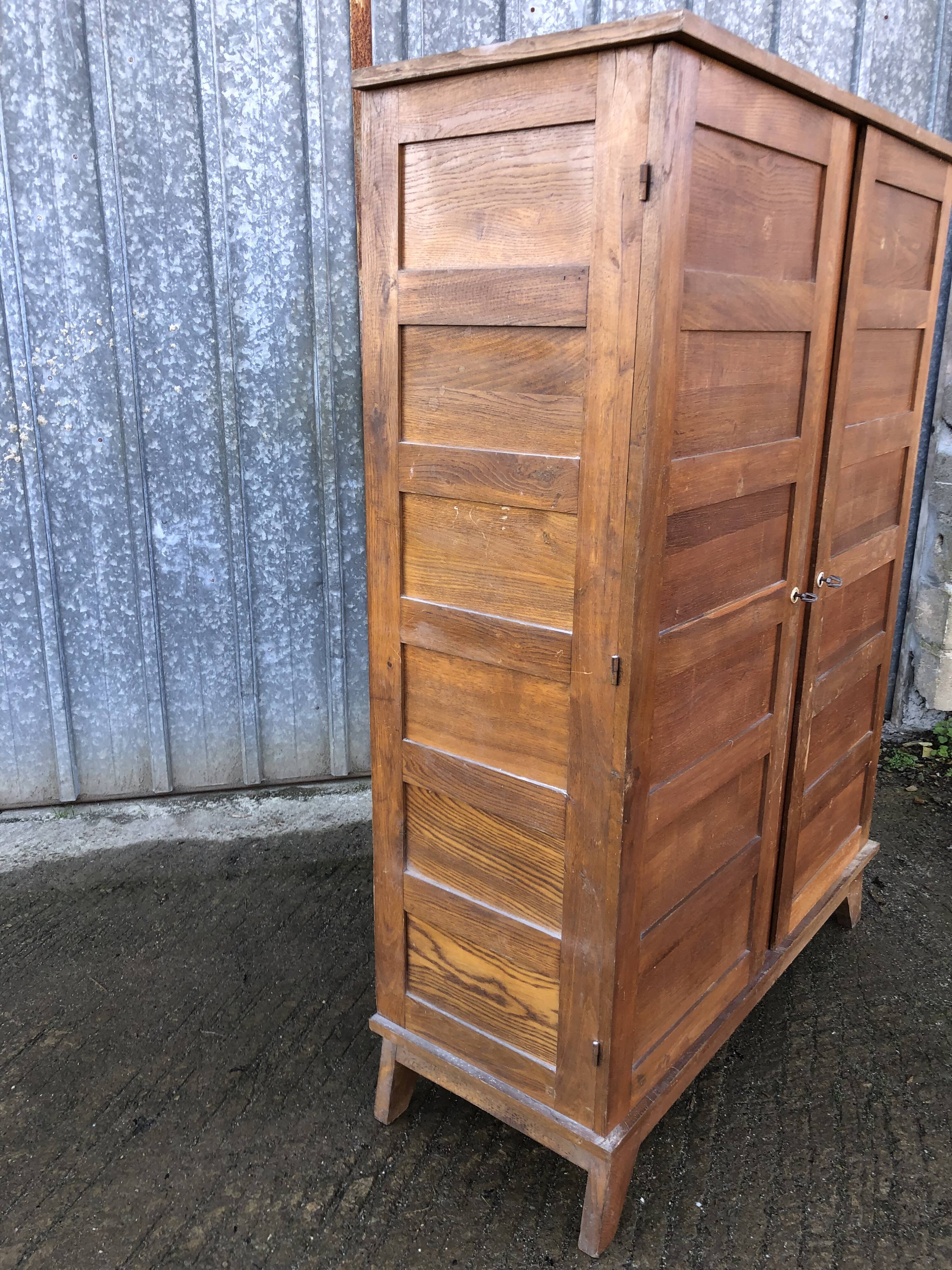 Vintage René Gabriel oak wardrobe with 2 doors from the reconstruction period.