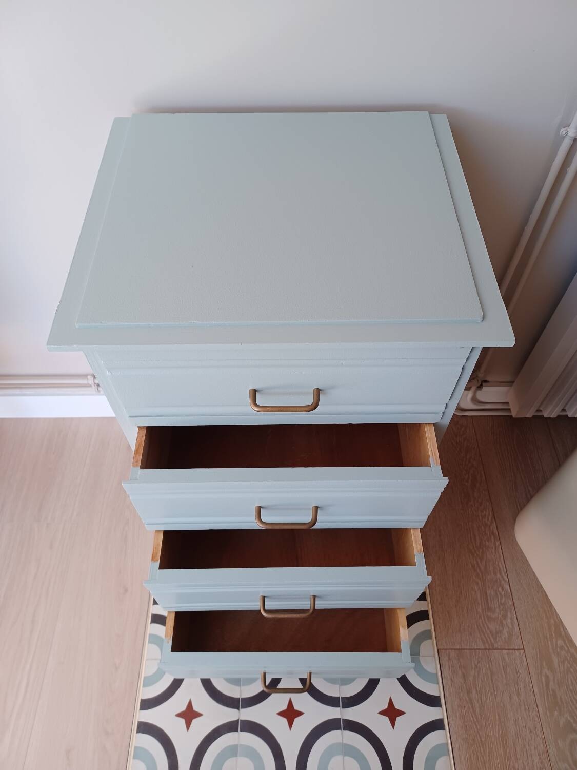 Vintage 4-drawer chest of drawers