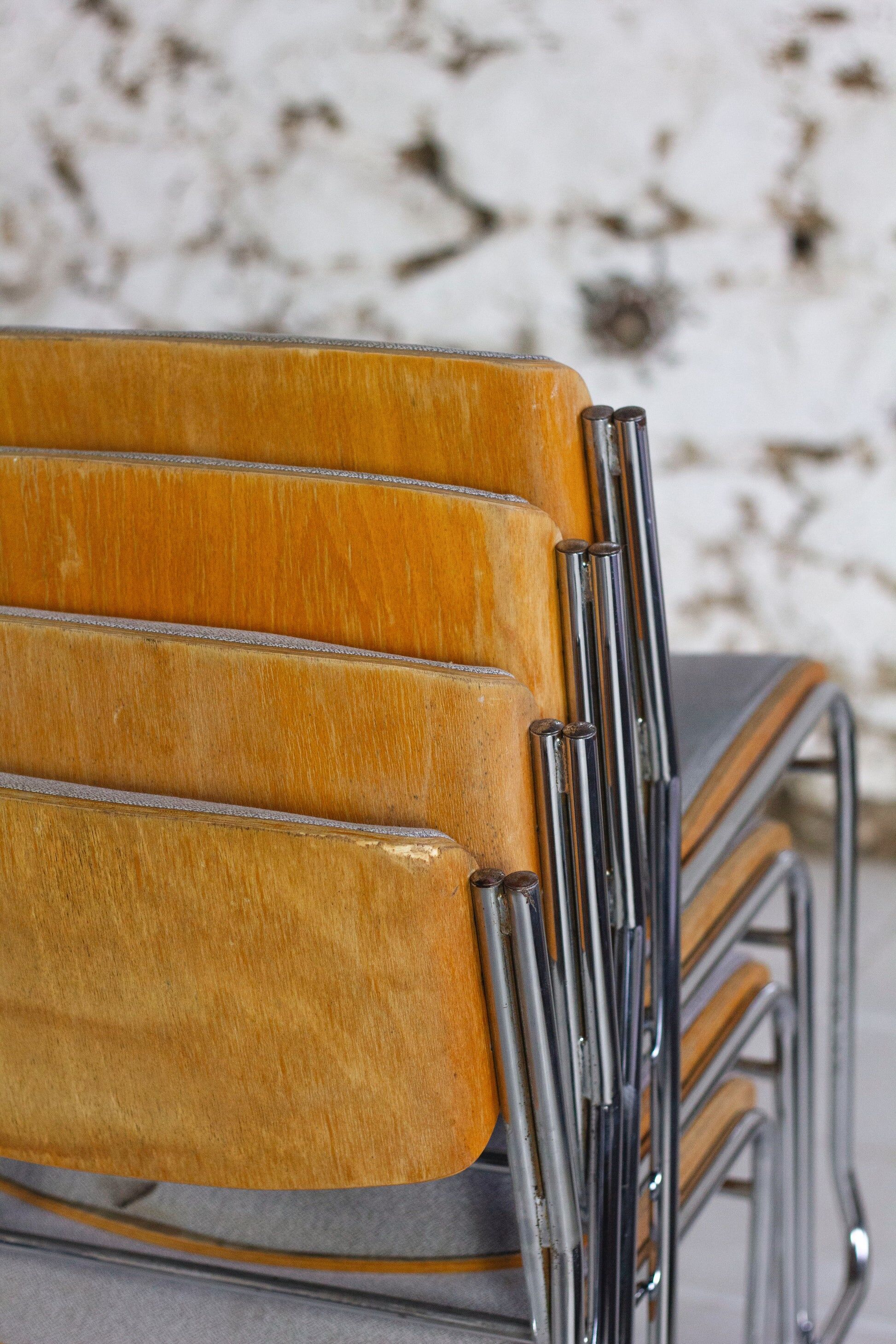 4 conference chairs from La Sorbonne, 1970
