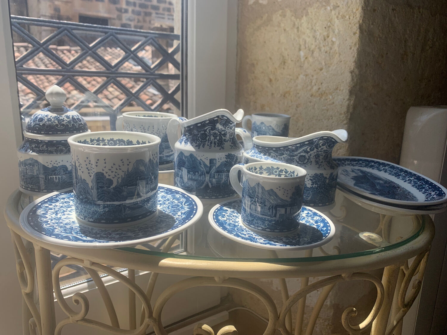 Villeroy & Boch "blue castle" breakfast service