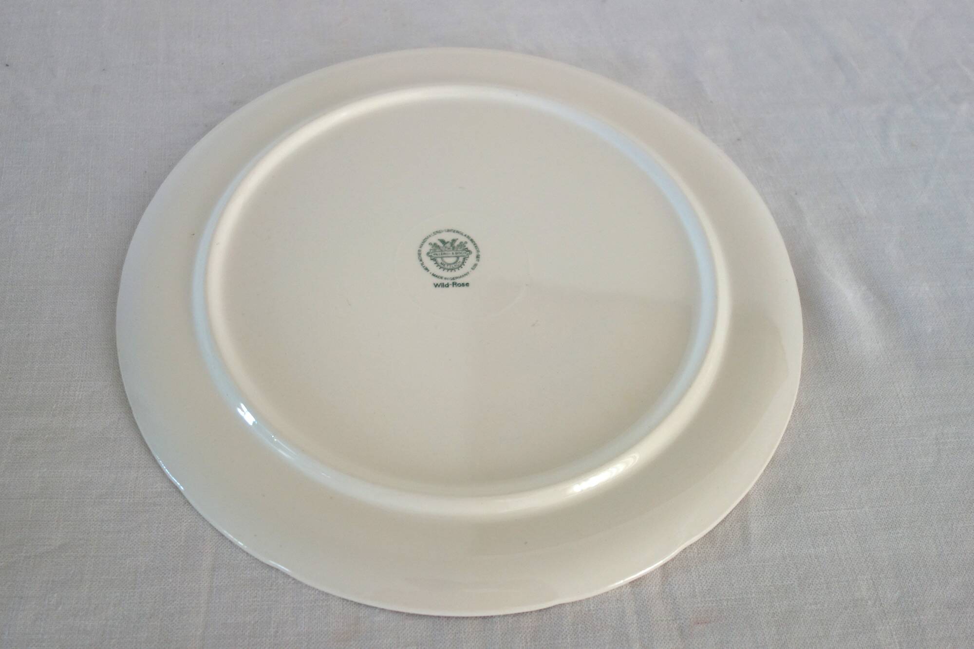 2 round plates Villeroy & Boch "Wild Rose", 1970