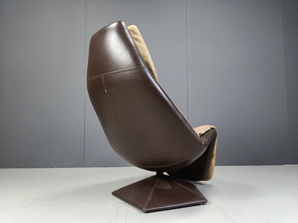 Fauteuil en cuir vintage pivotant avec repose-pieds, années 1970