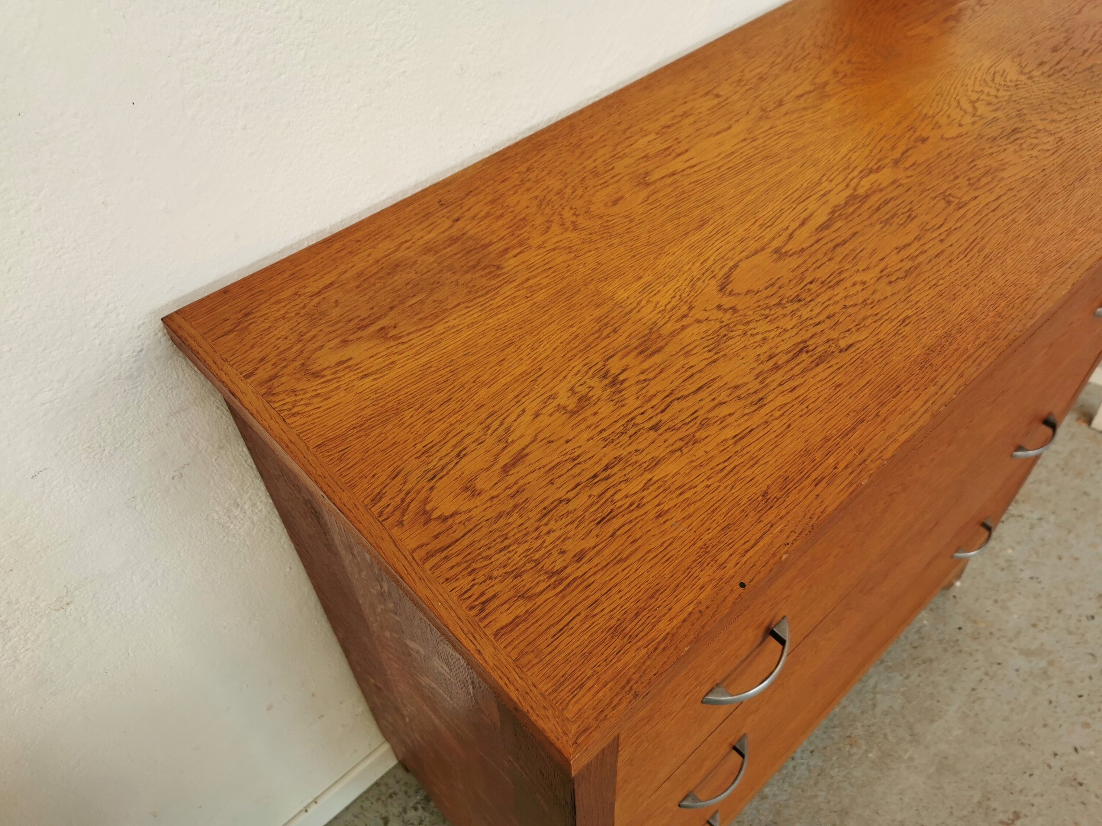 Vintage chest of drawers