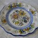 Assiette décorative en faïence décor fleuri de Talavera