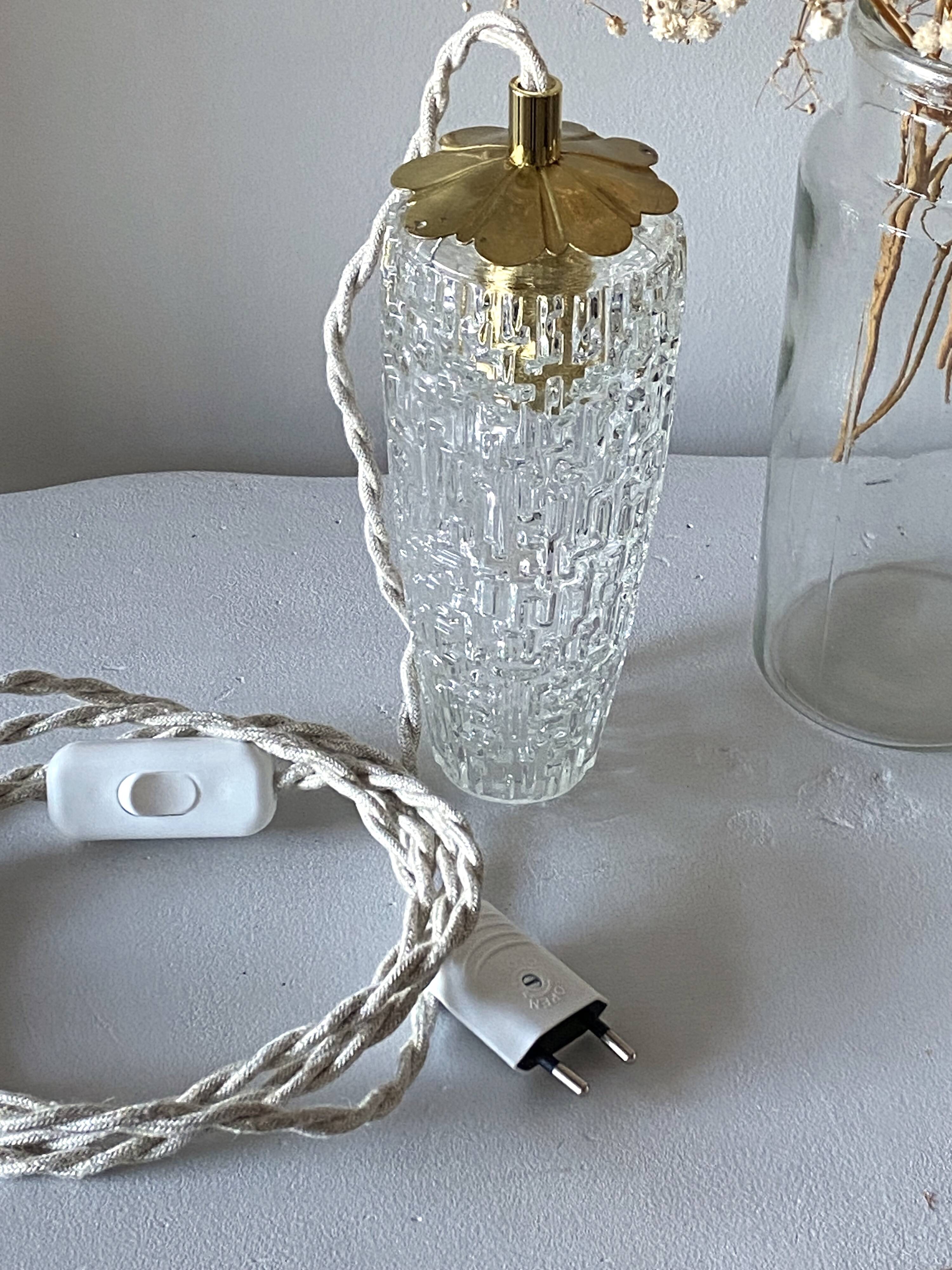 Vintage tulip portable lamp