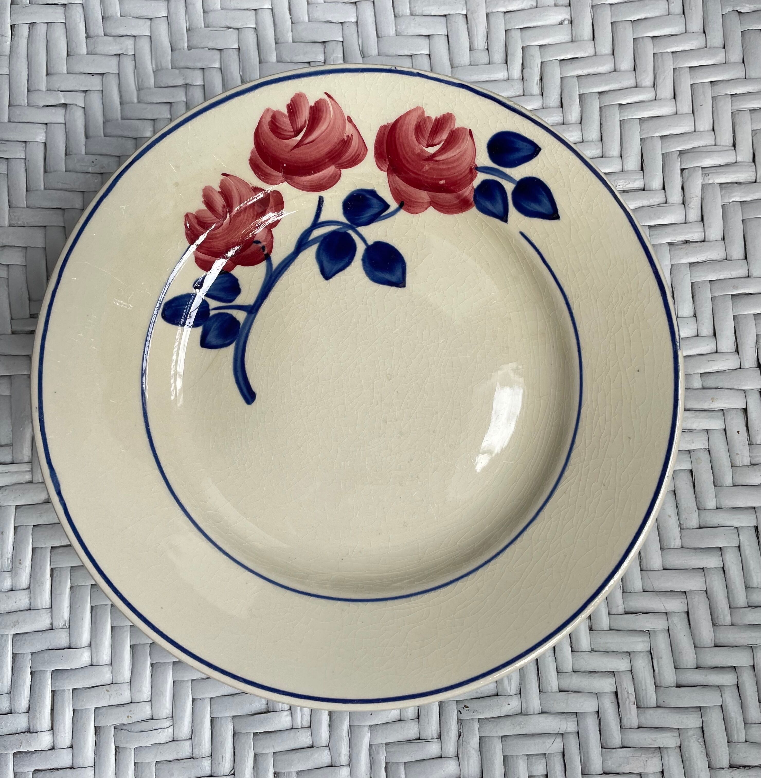 Dessert plates decorated with HBCM roses