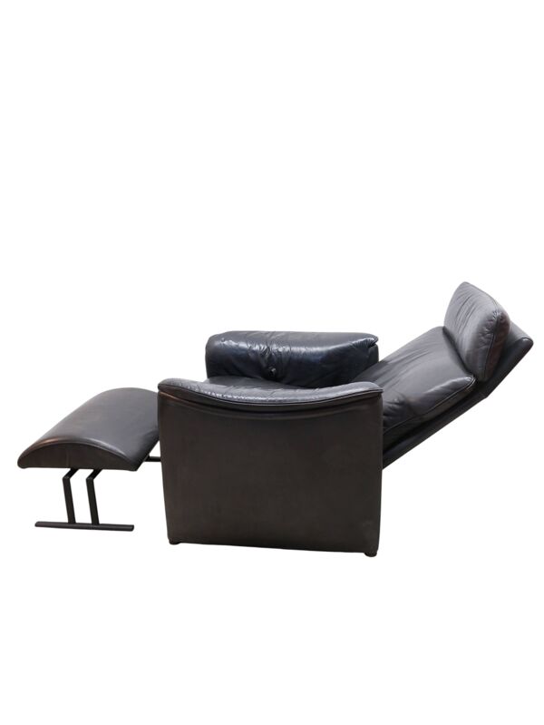 Fauteuil en cuir COR avec repose-pieds