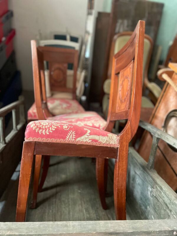 lot de trois chaises anciennes de style Empire.