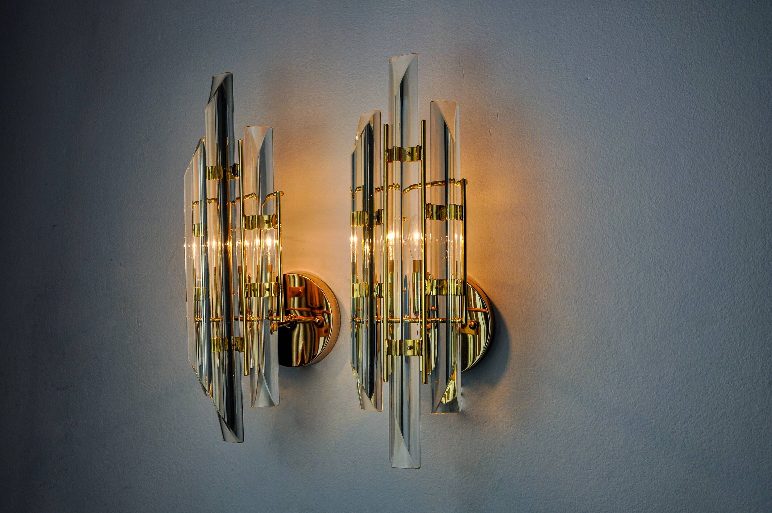 Pair of Venini wall lights, triedri glass, murano, Italy 1970