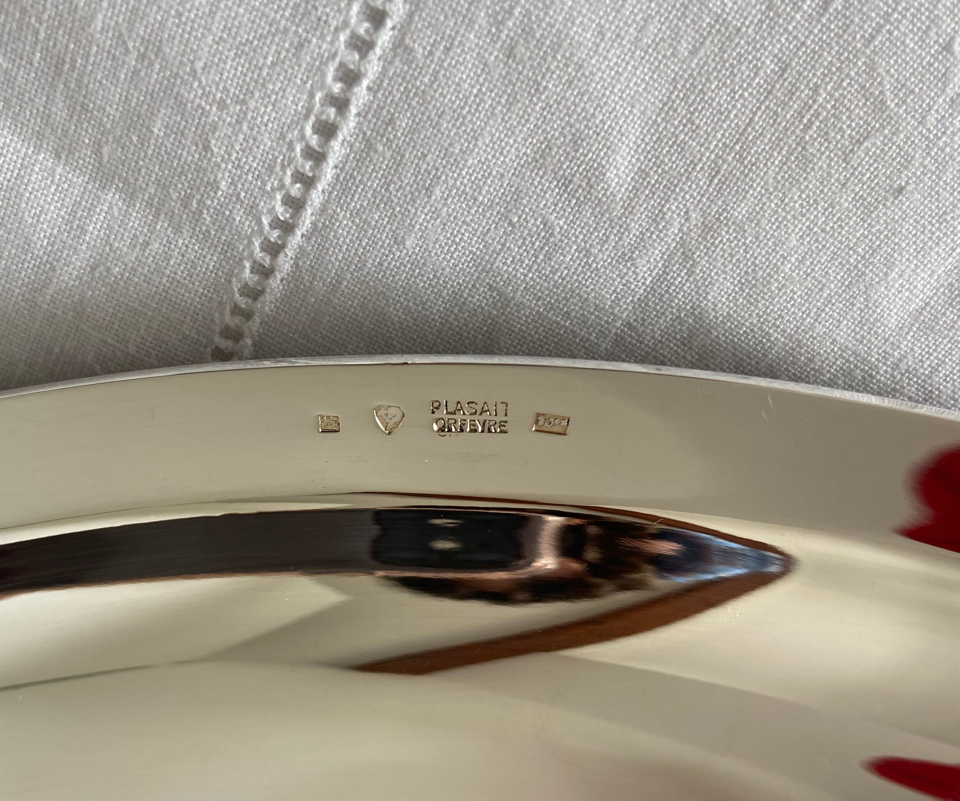 New round silver plated dish