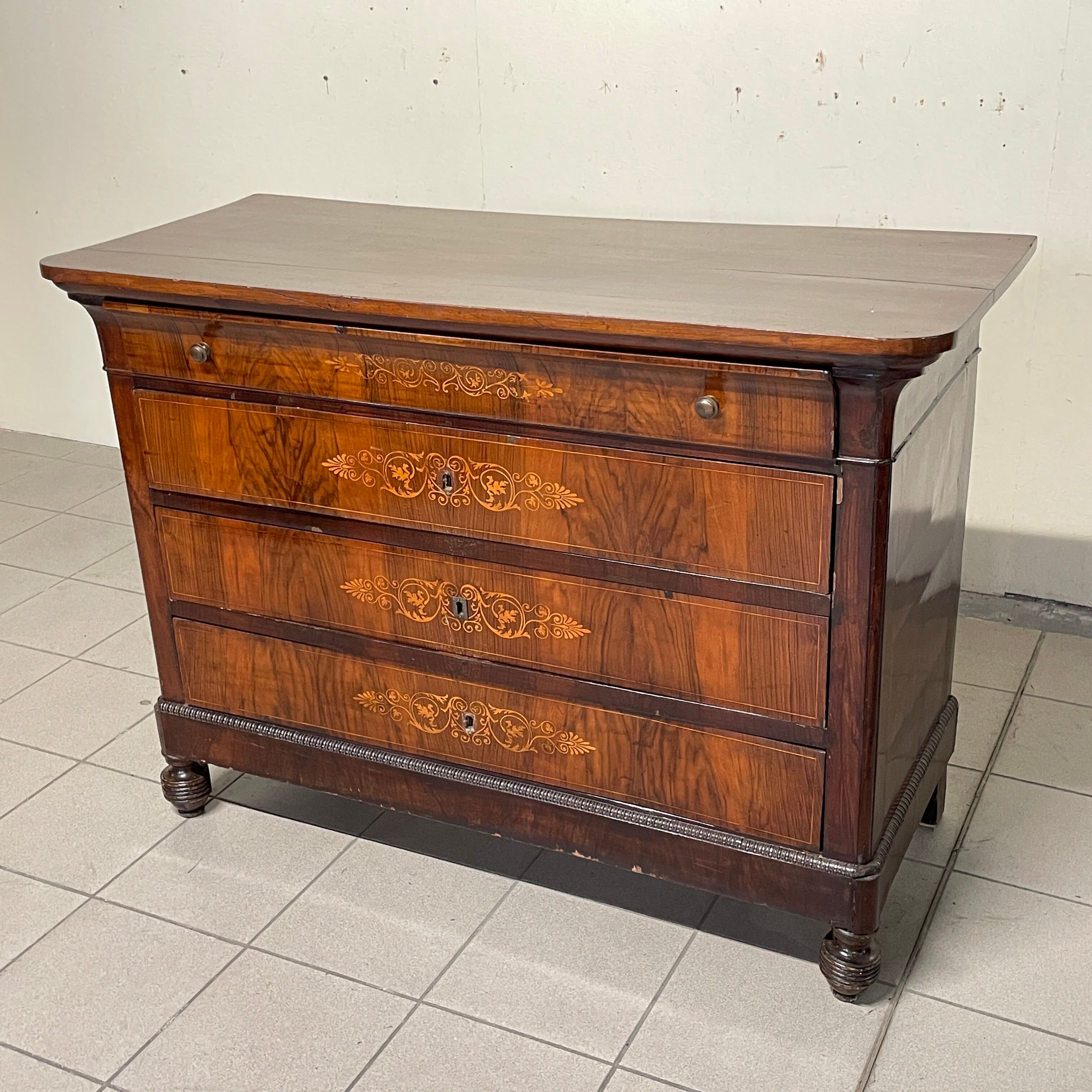 Commode en bois vintage