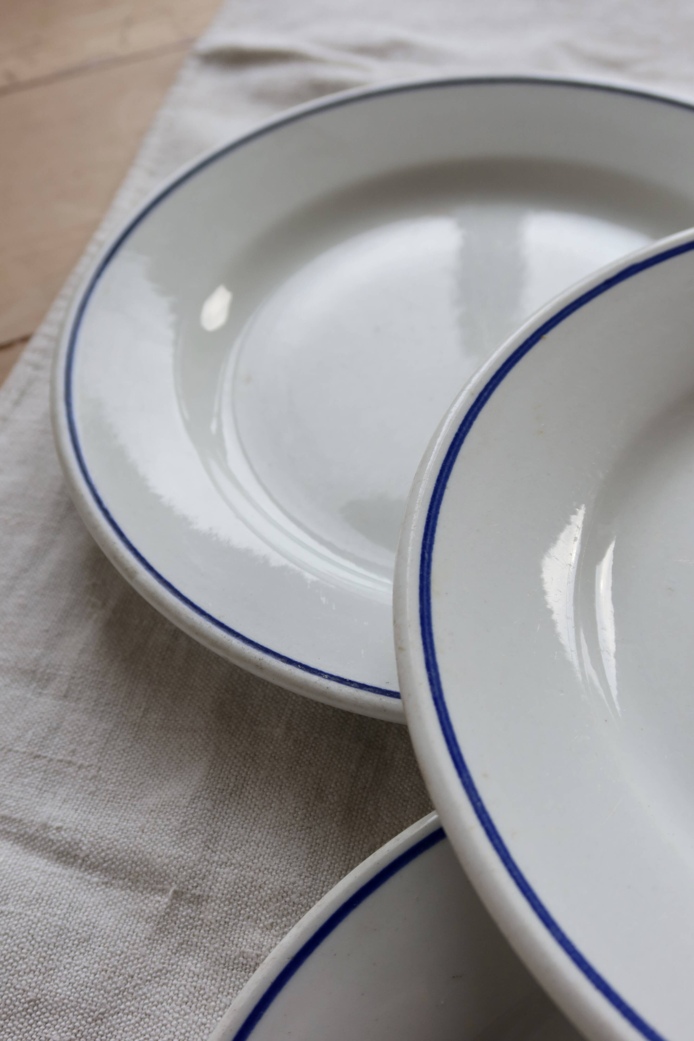 4 vintage Pyroblan Sarreguemines flat plates – Blue rim bistro style