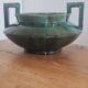 Vase en faïence émaillé vert