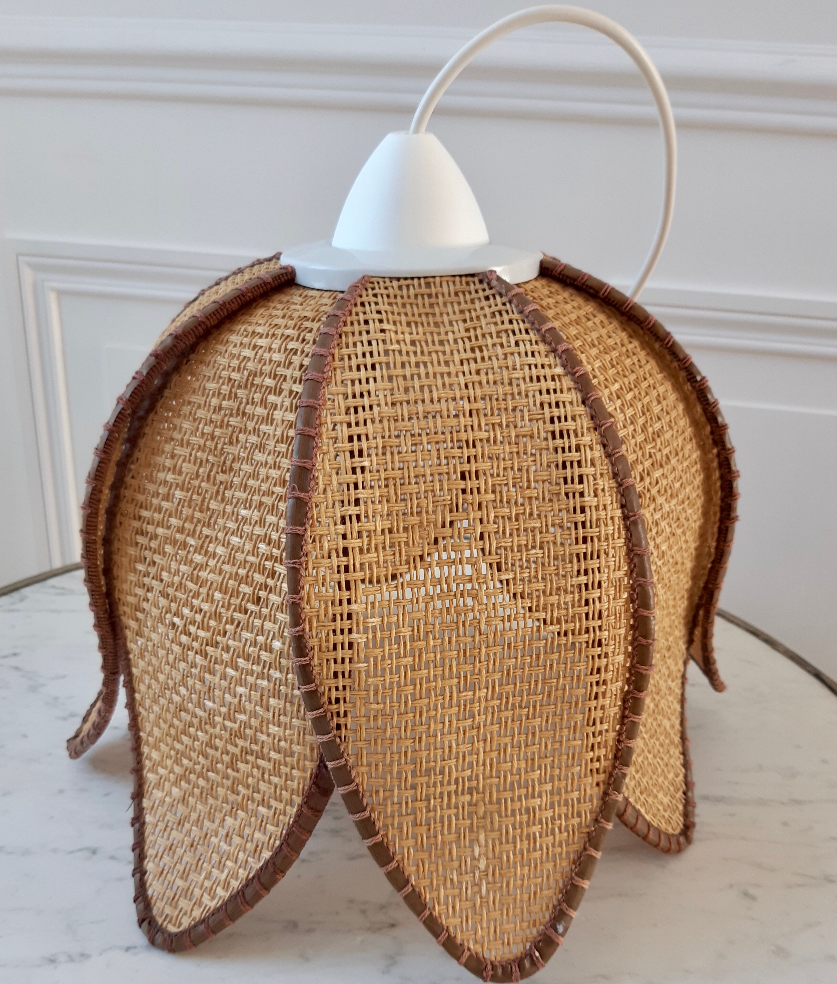 Suspension lotus / petal in cannage 60s