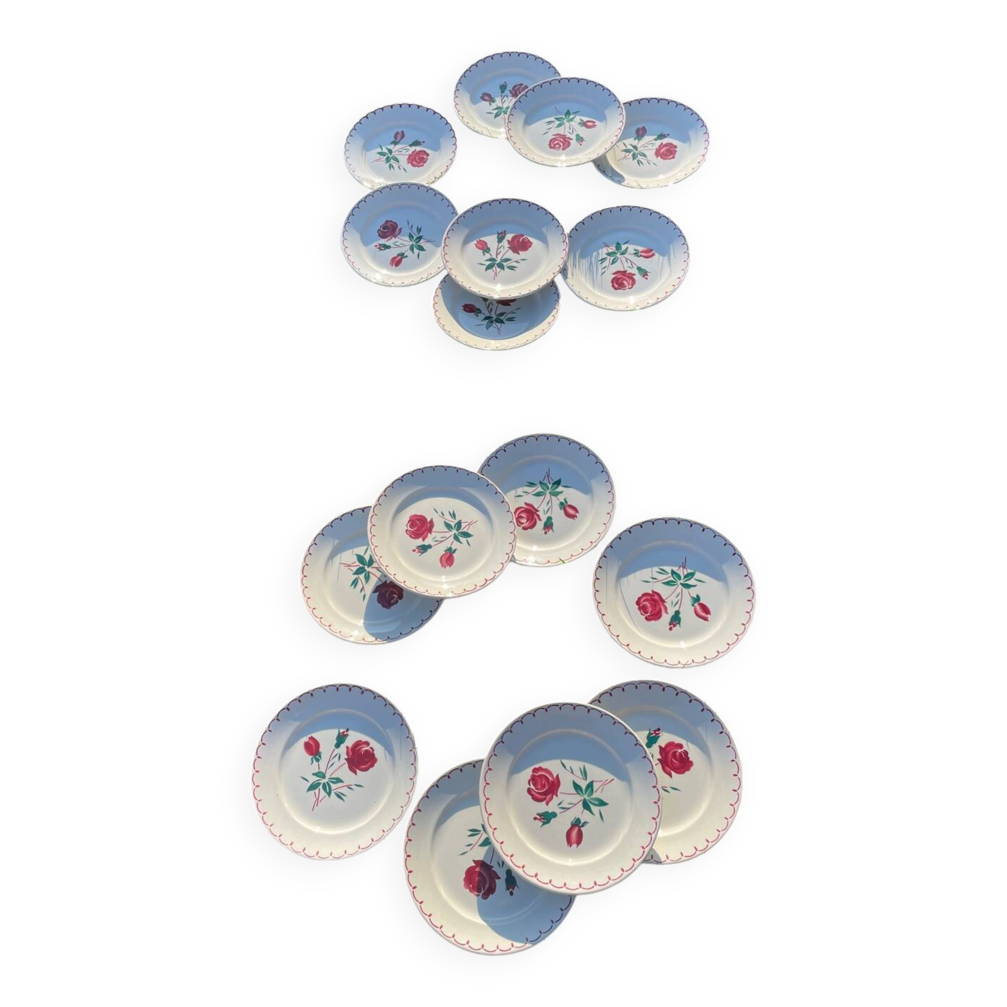 8 vintage flat plates decorated with stylized roses