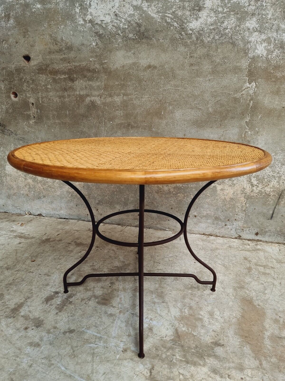 Vintage round table bamboo with iron base 105 cm