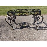 19th-century butcher's table made of wrought iron and twisted.