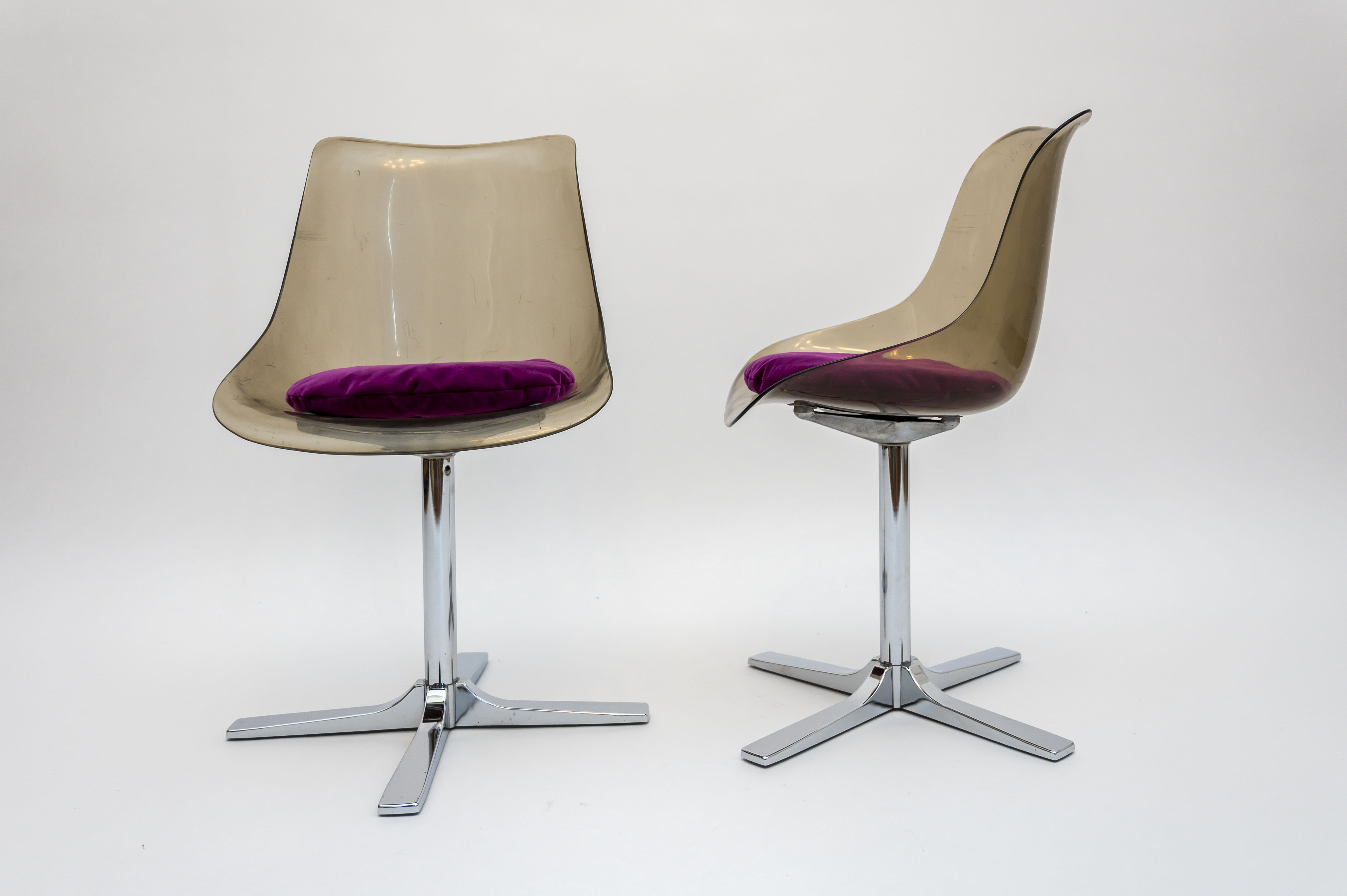 Couple of tulip chairs in plexiglas