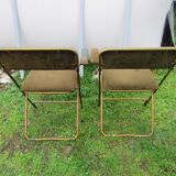 2 folding chairs