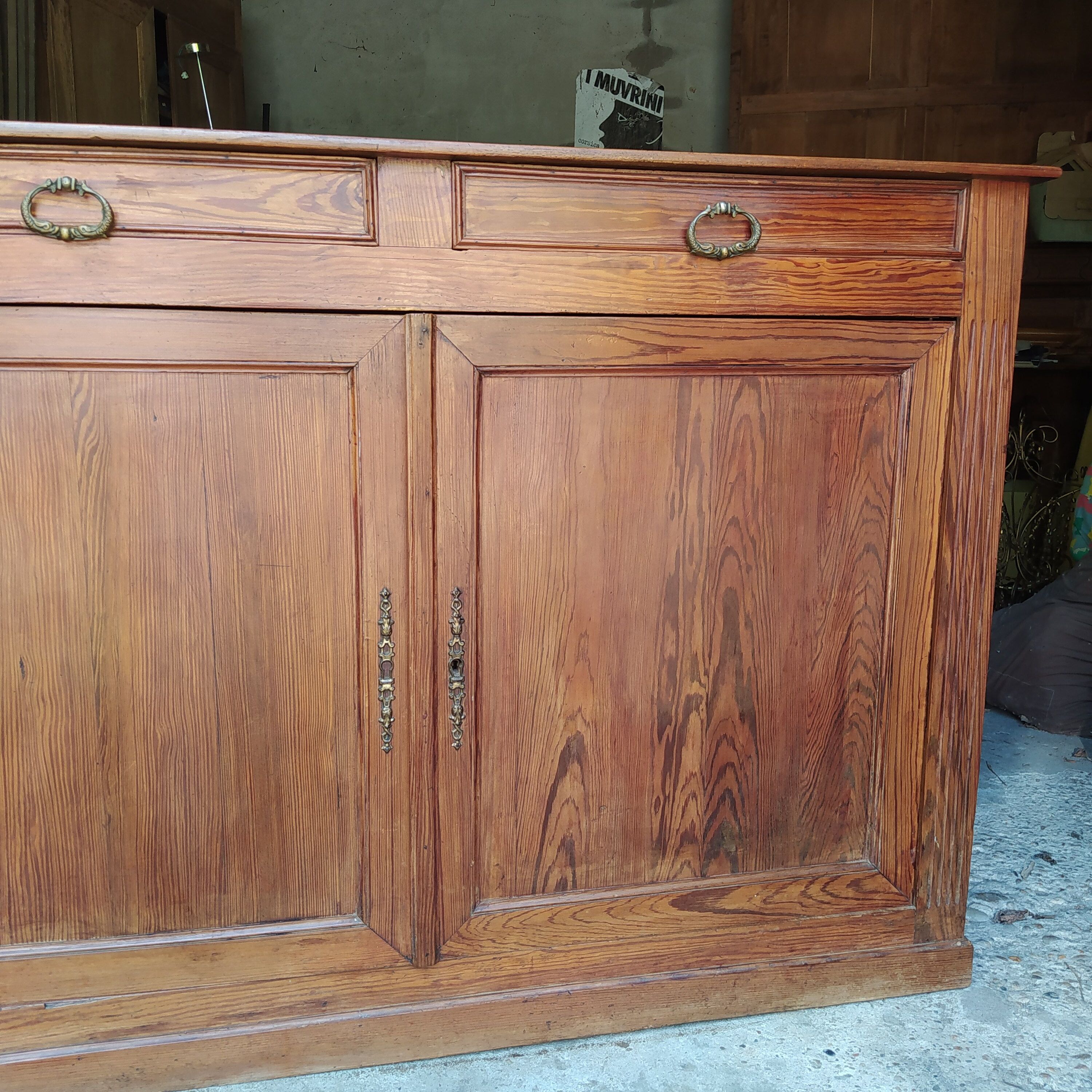 Enfilade Pitchpin époque 1900 3 portes et 3 tiroirs