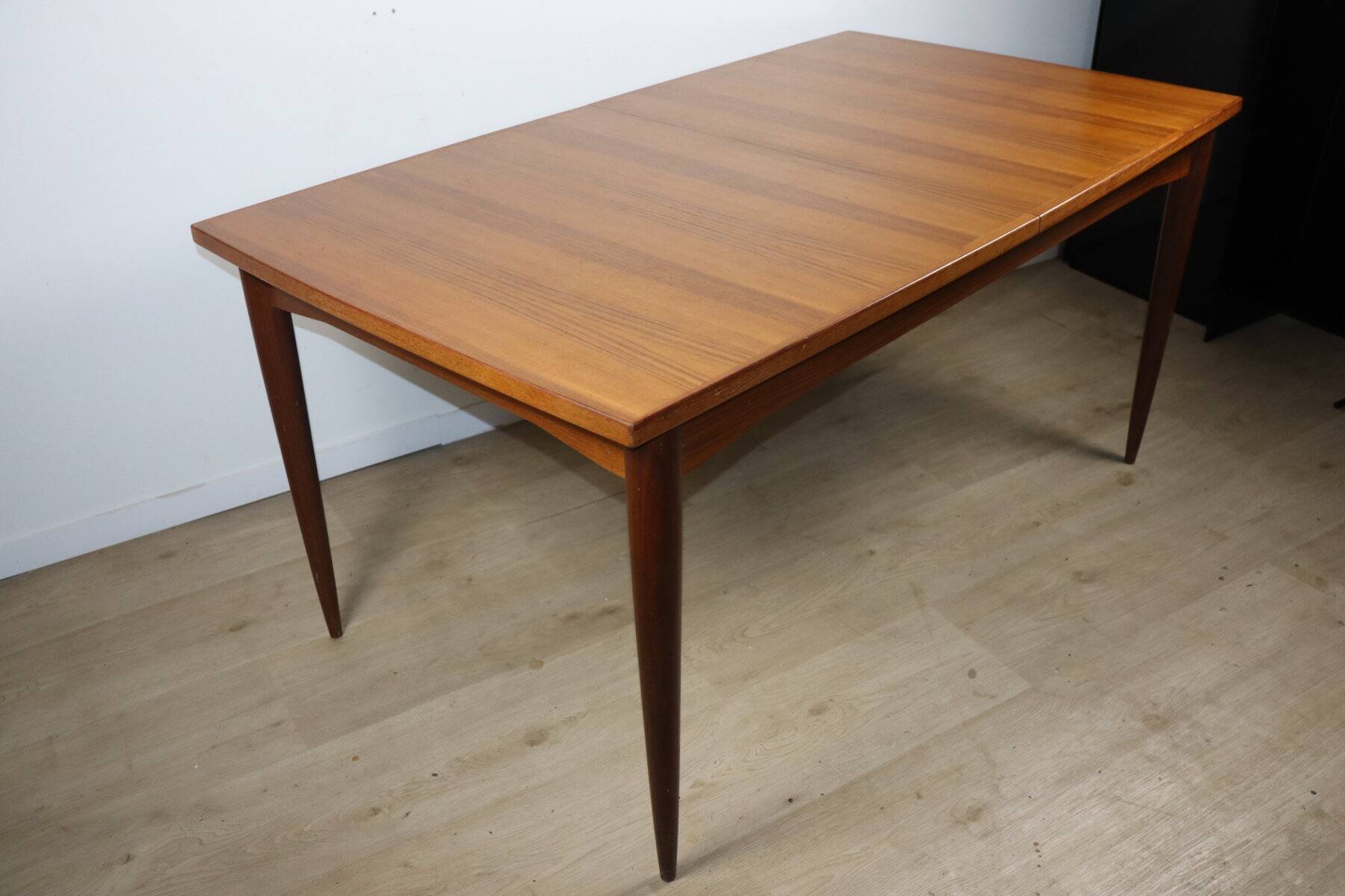 Scandinavian extendable dining table in teak – 1960s
