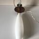 Lampe tripode teck et opaline vintage 1960