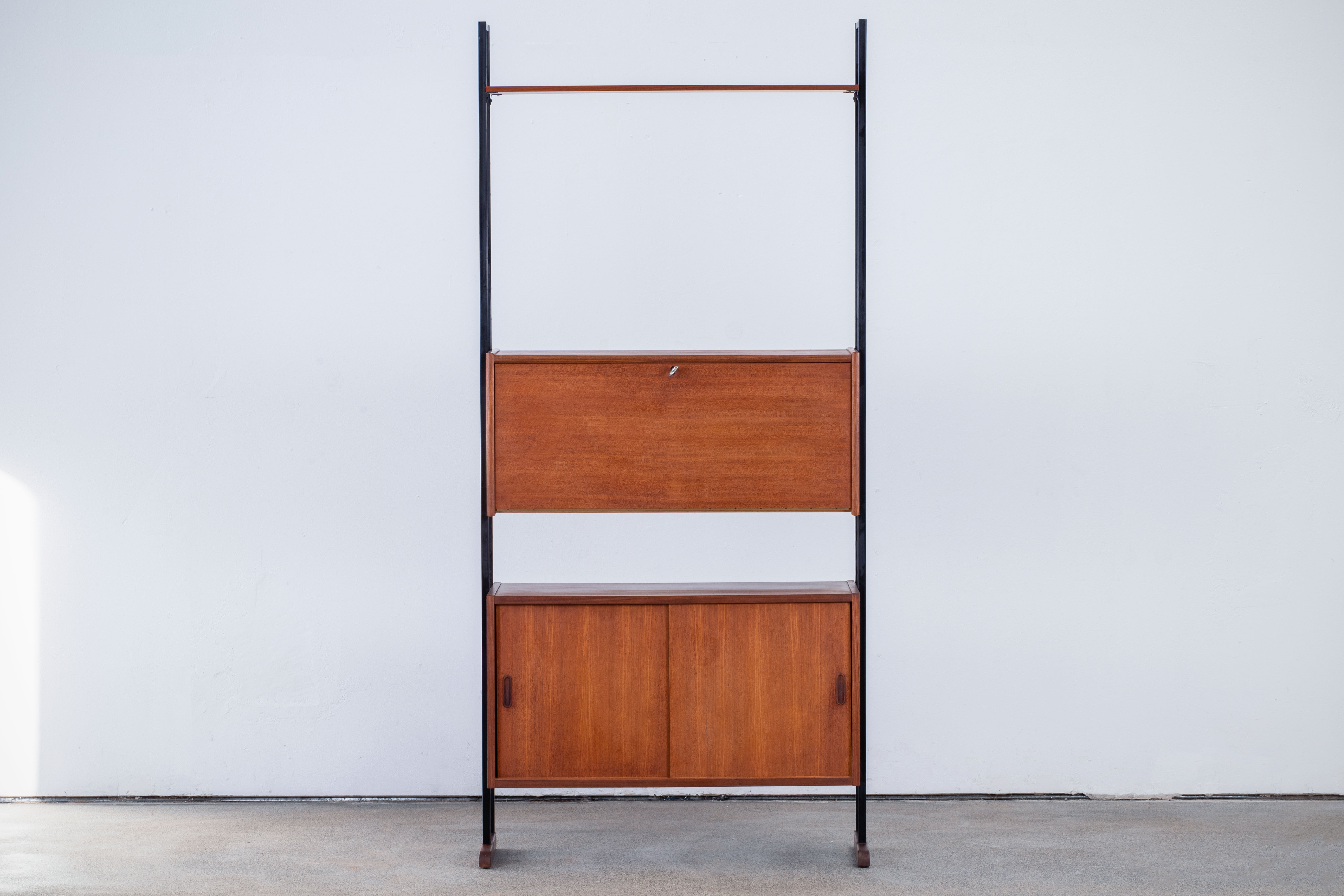 Bibliothèque scandinave vintage