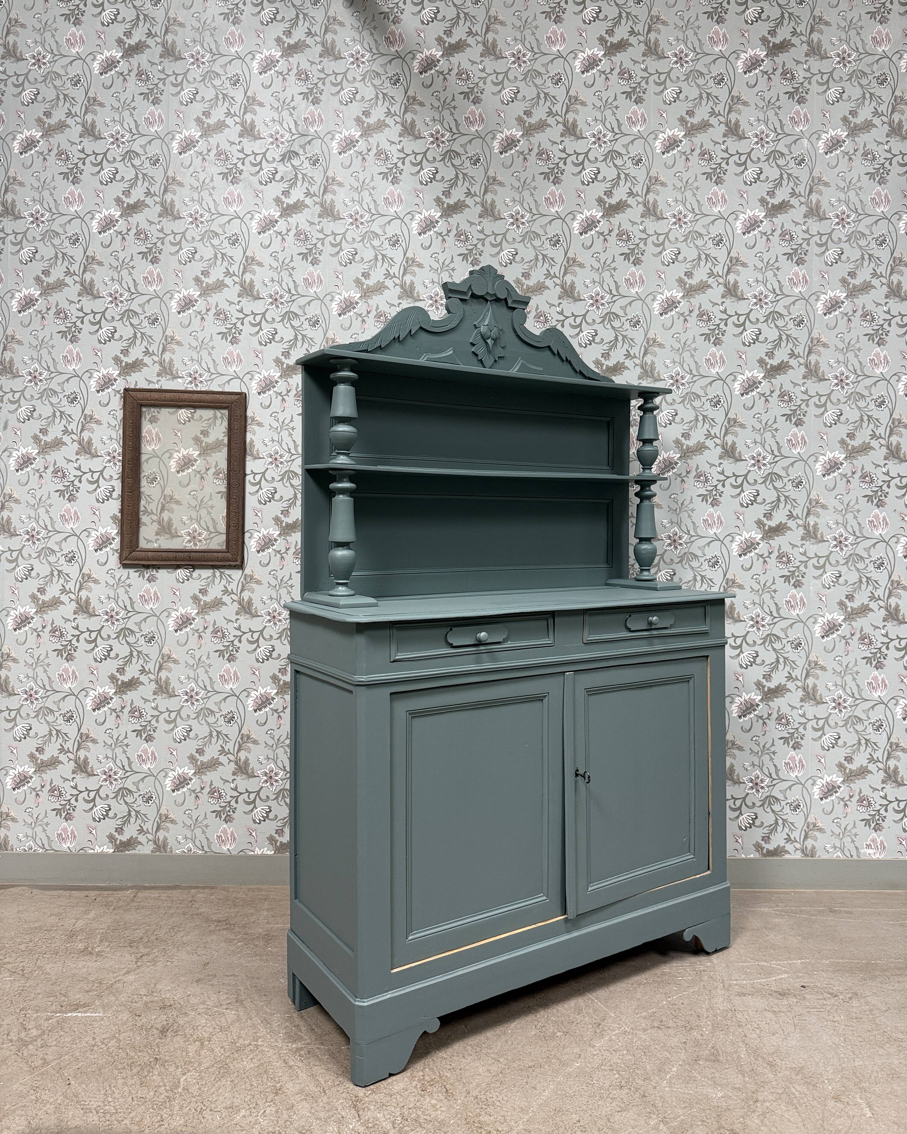 Saint Hubert green-grey dresser (renovated)