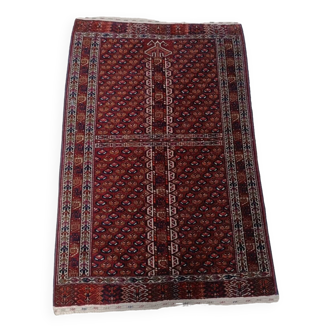 Vintage woolen oriental rug