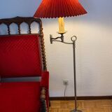 Floor lamp with articulated arm