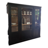 Black showcase