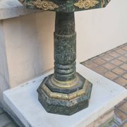 Paire de guéridons en marbre -  travail moderne
