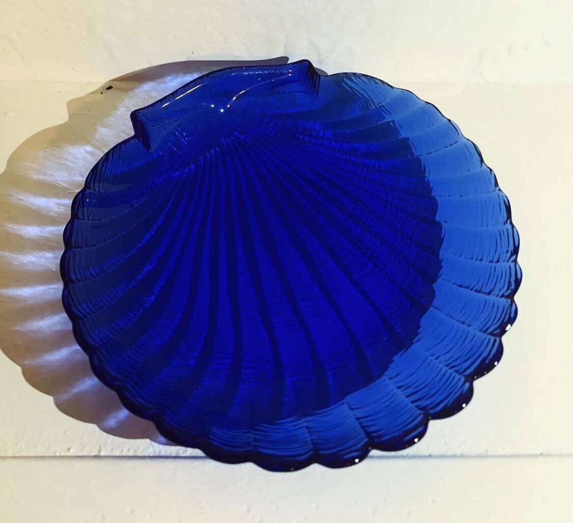 Vintage shell catchall