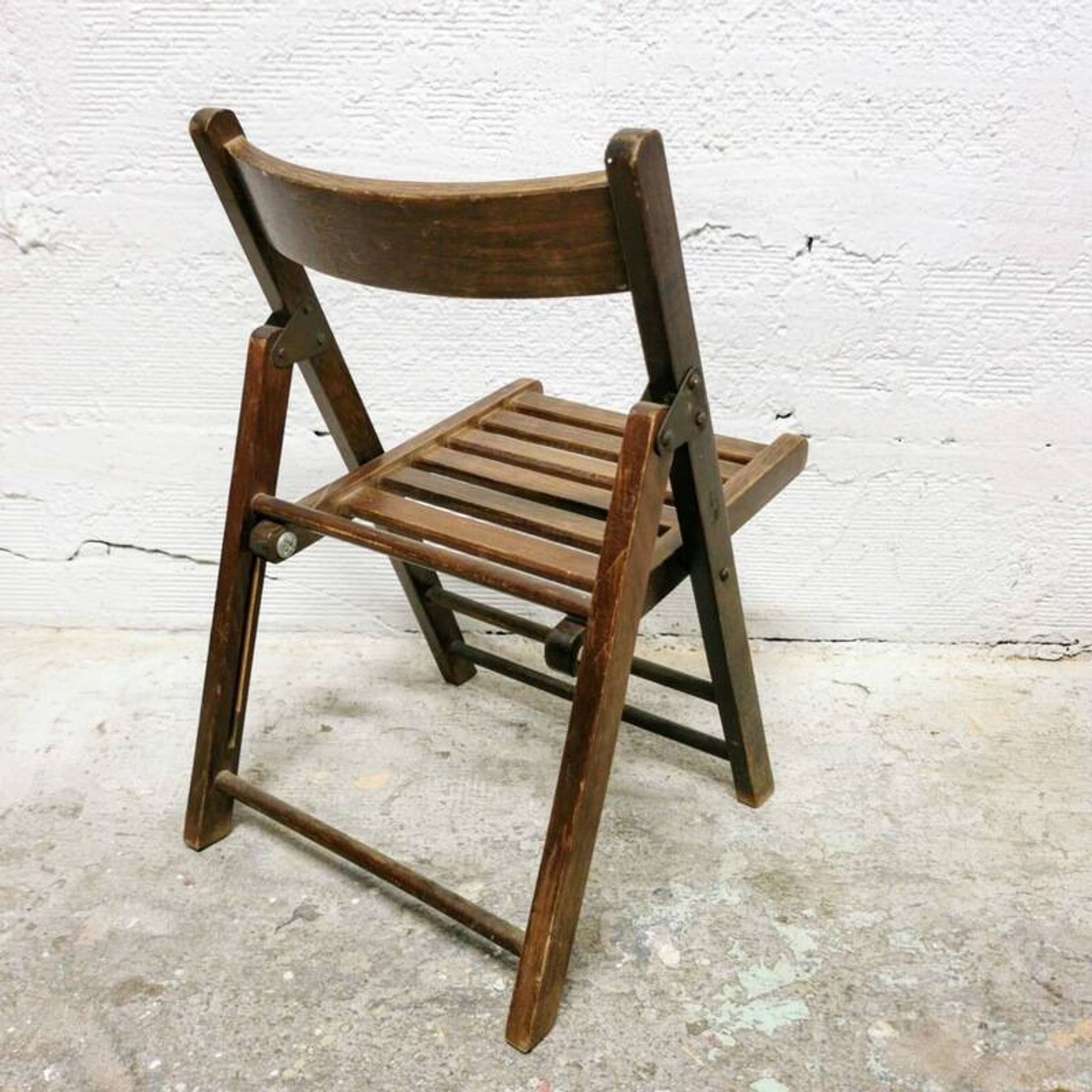Folding wooden children's chair