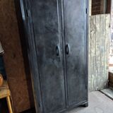 Metal cabinet