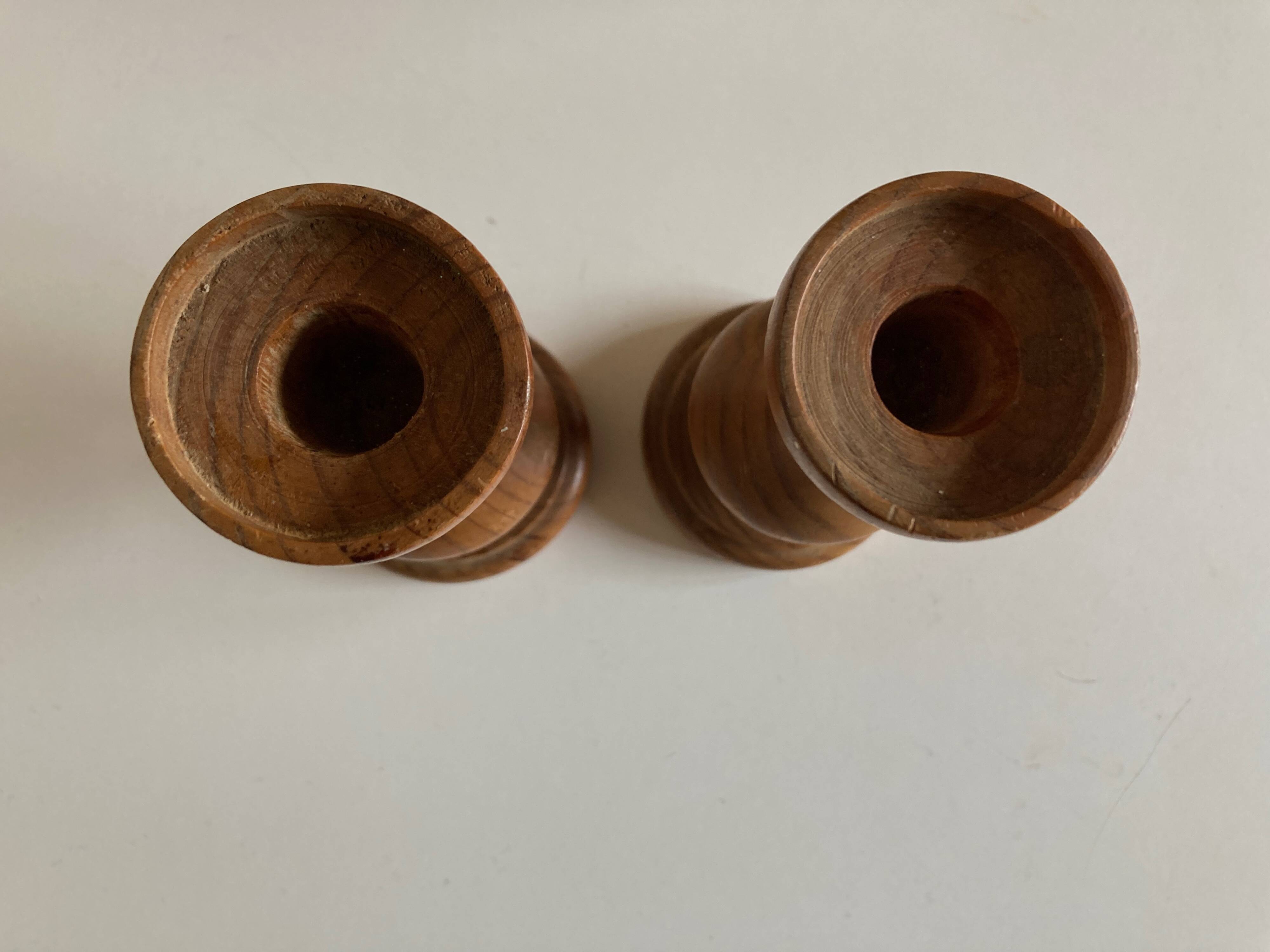 Pair of turned wooden baluster candlesticks, Scandinavian 1970s.