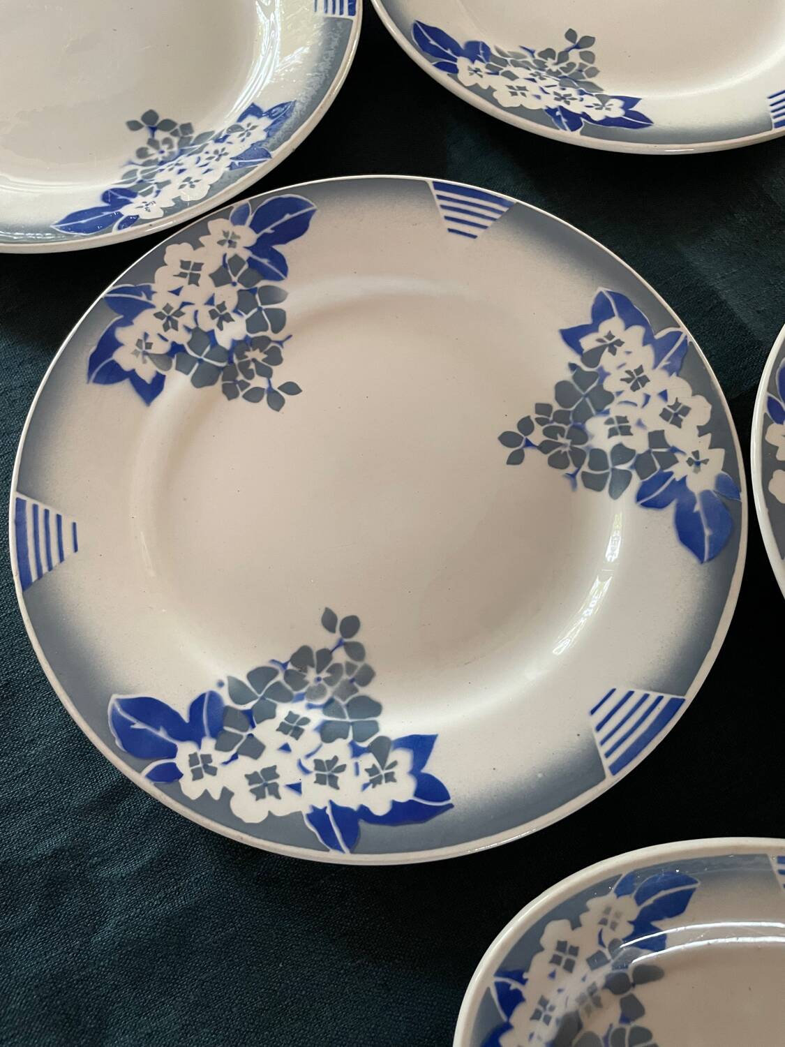 Lot 6 flat plates, 1 dish, 1 Ceranord Saint Amand Vintage 1950s dish