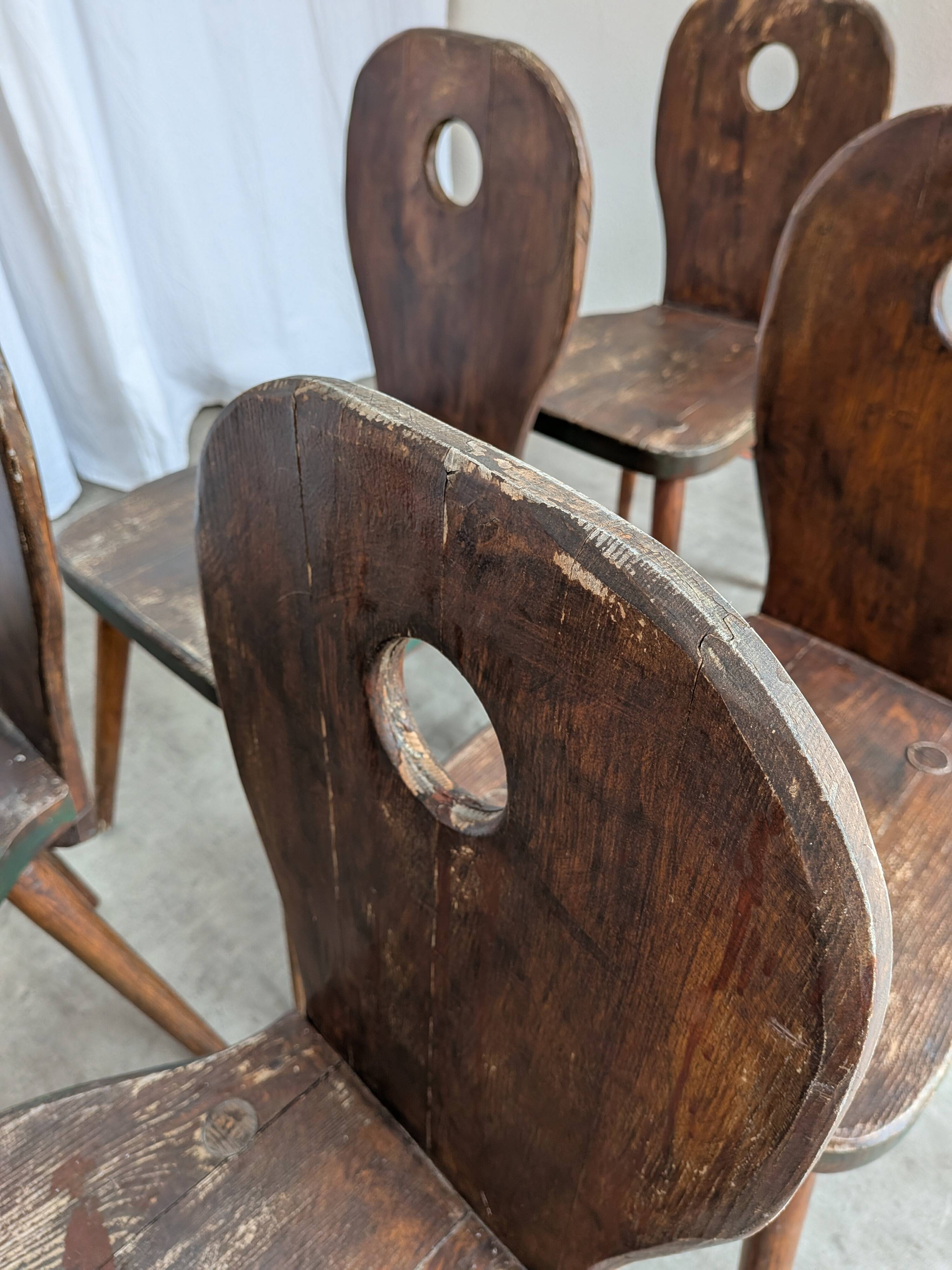 8 chaises brutalistes vintage en bois