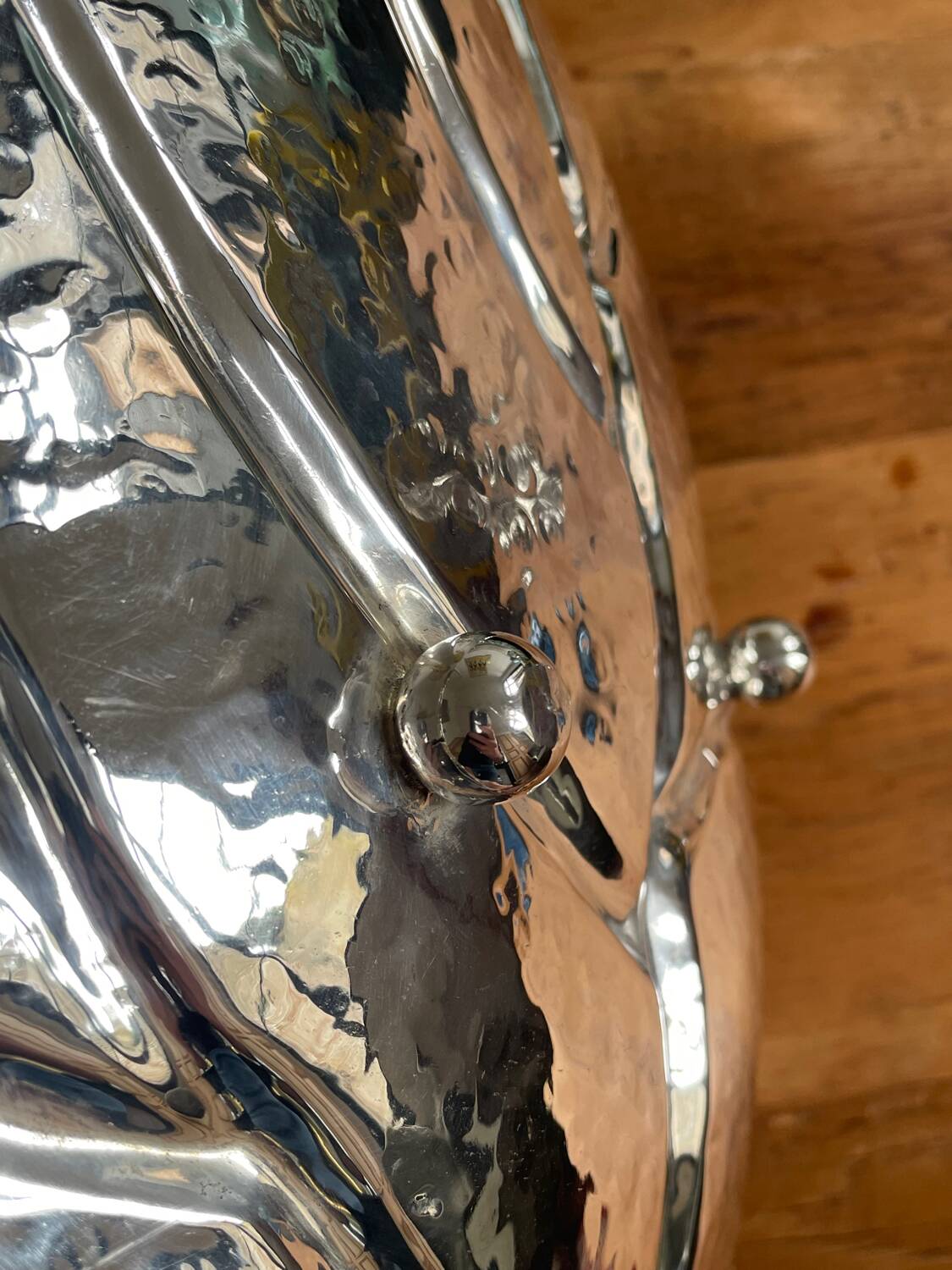 Large leaf-shaped centerpiece tray