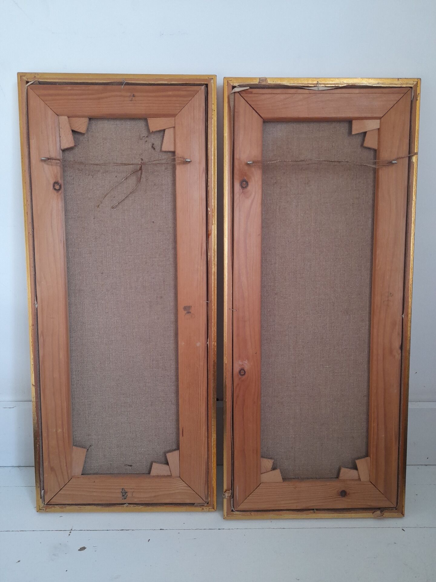 Paire de tableaux floraux danois signés Allan Karms